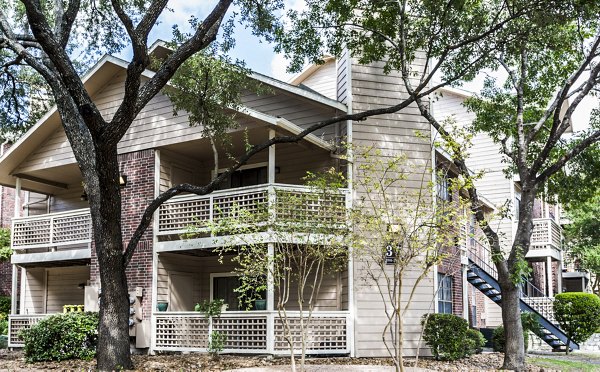 building/exterior at Fountainhead Apartments