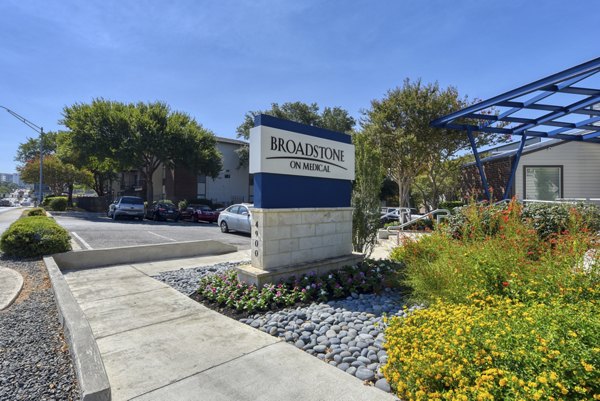Broadstone Medical Apartments: Signage at the entrance of luxury apartments near medical center