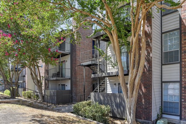 exterior at Broadstone Medical Apartments