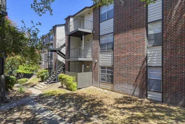 exterior at Broadstone Medical Apartments