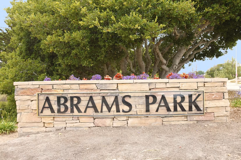 Abrams Park Apartments: Elegant signage at luxury residence