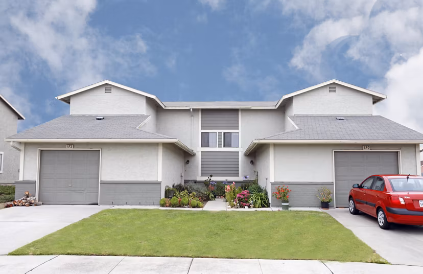 Abrams Park: Luxury view apartments in a serene neighborhood