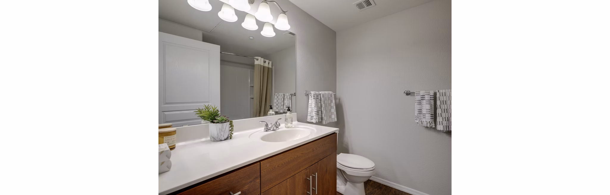 bathroom at Ashton Pointe Apartments 