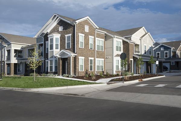 exterior at Waterford at Southlands Apartments