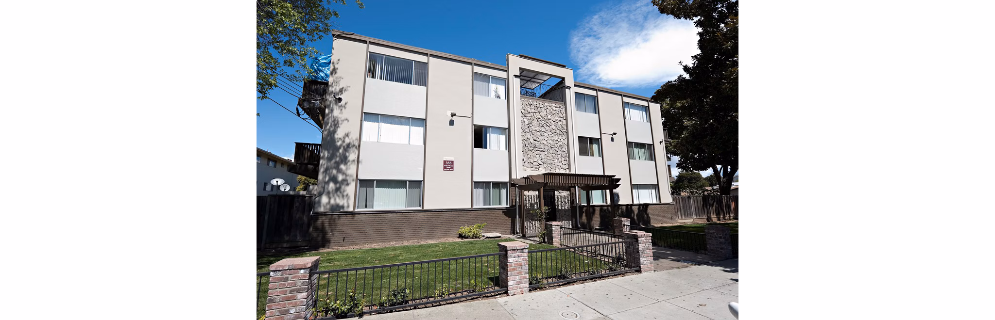 Woodland Park Apartments: Elegant of luxury apartments in a tranquil setting