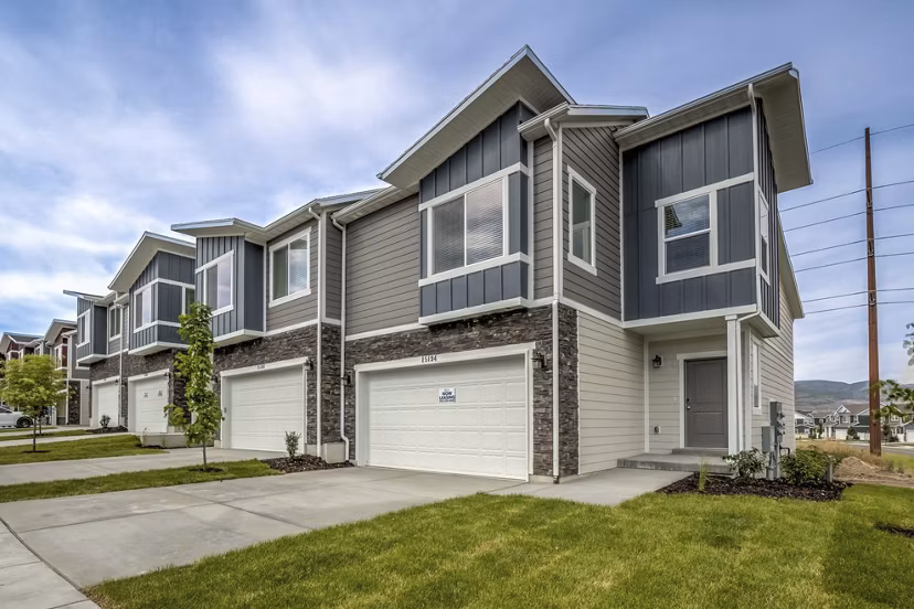 Rockwell Village: Elegant of luxury apartments in scenic location