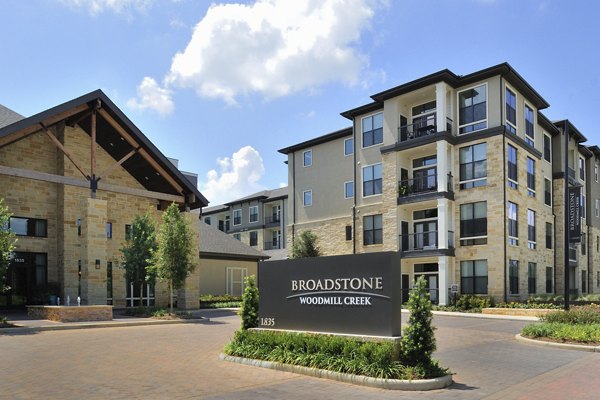 exterior at Broadstone Woodmill Creek Apartments