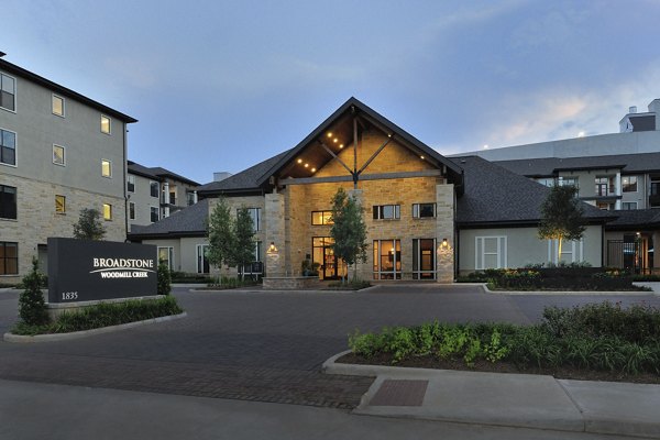 exterior at Broadstone Woodmill Creek Apartments