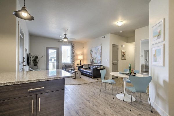 dining area at Avanti at Farmington Station Apartments