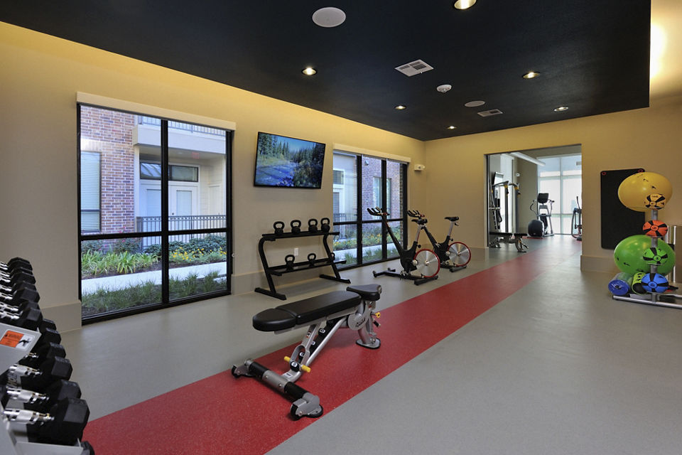 State-of-the-art fitness center at Broadstone Energy Park Apartments