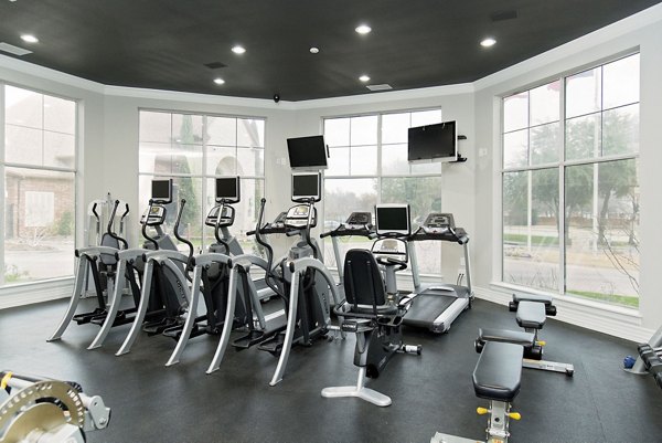 fitness center at Settler's Gate Apartments