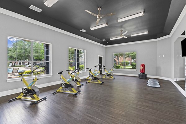 fitness center at Settler's Gate Apartments