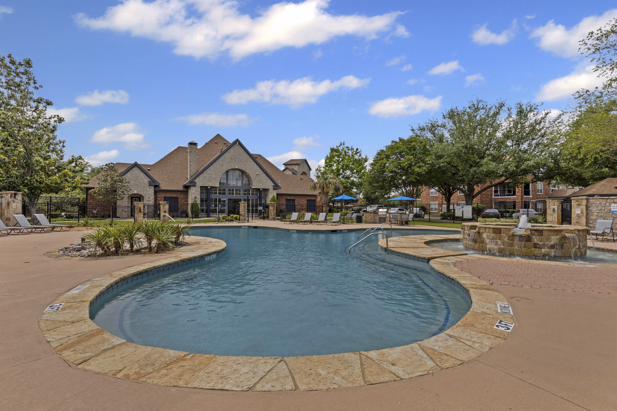 pool at Settler's Gate Apartments