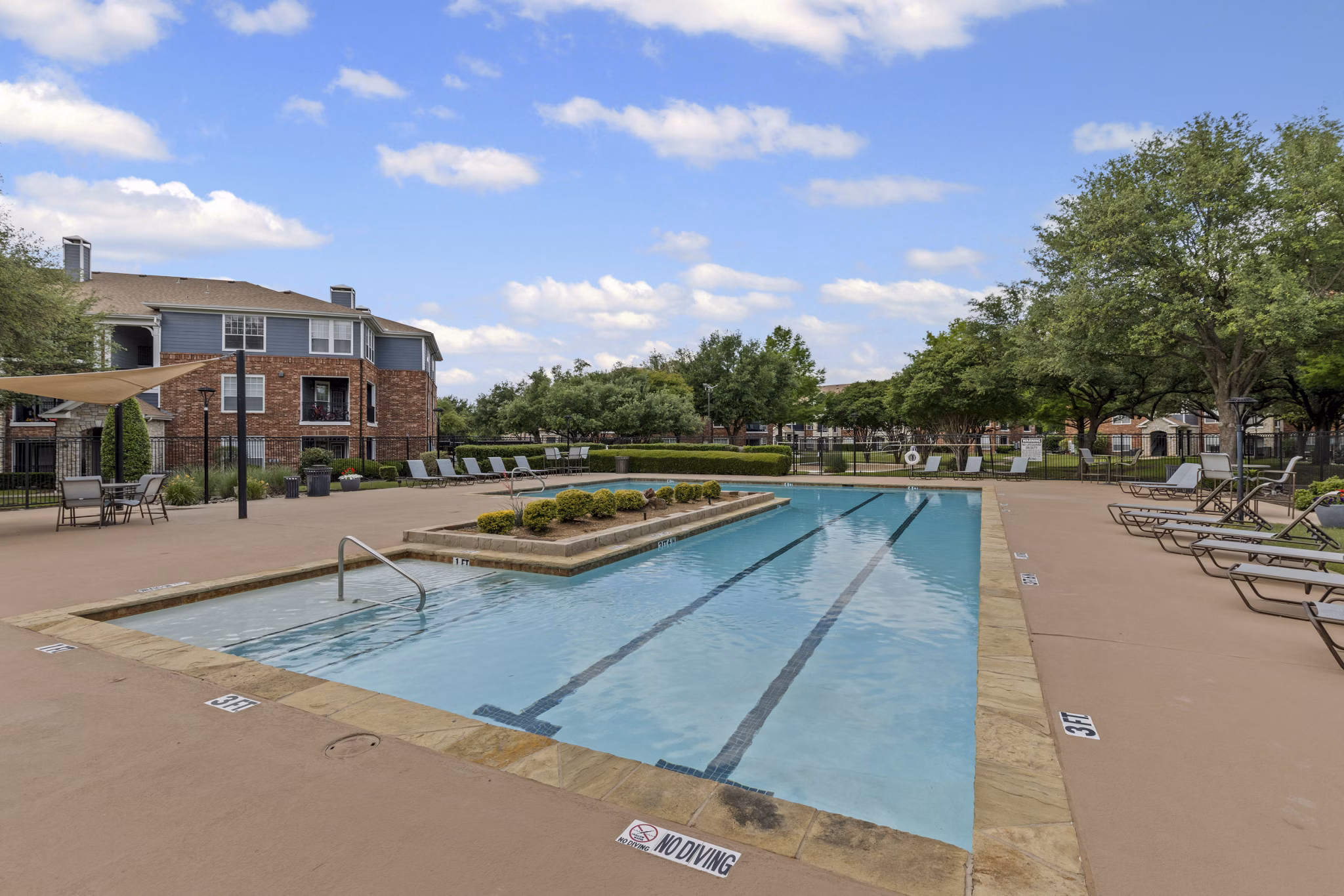 pool at Settler's Gate Apartments