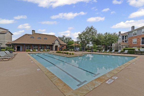pool at Settler's Gate Apartments