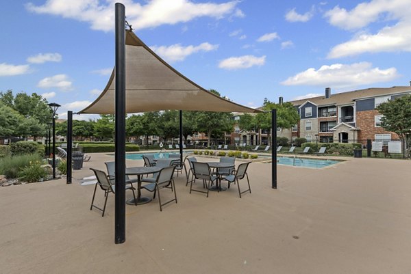 pool at Settler's Gate Apartments