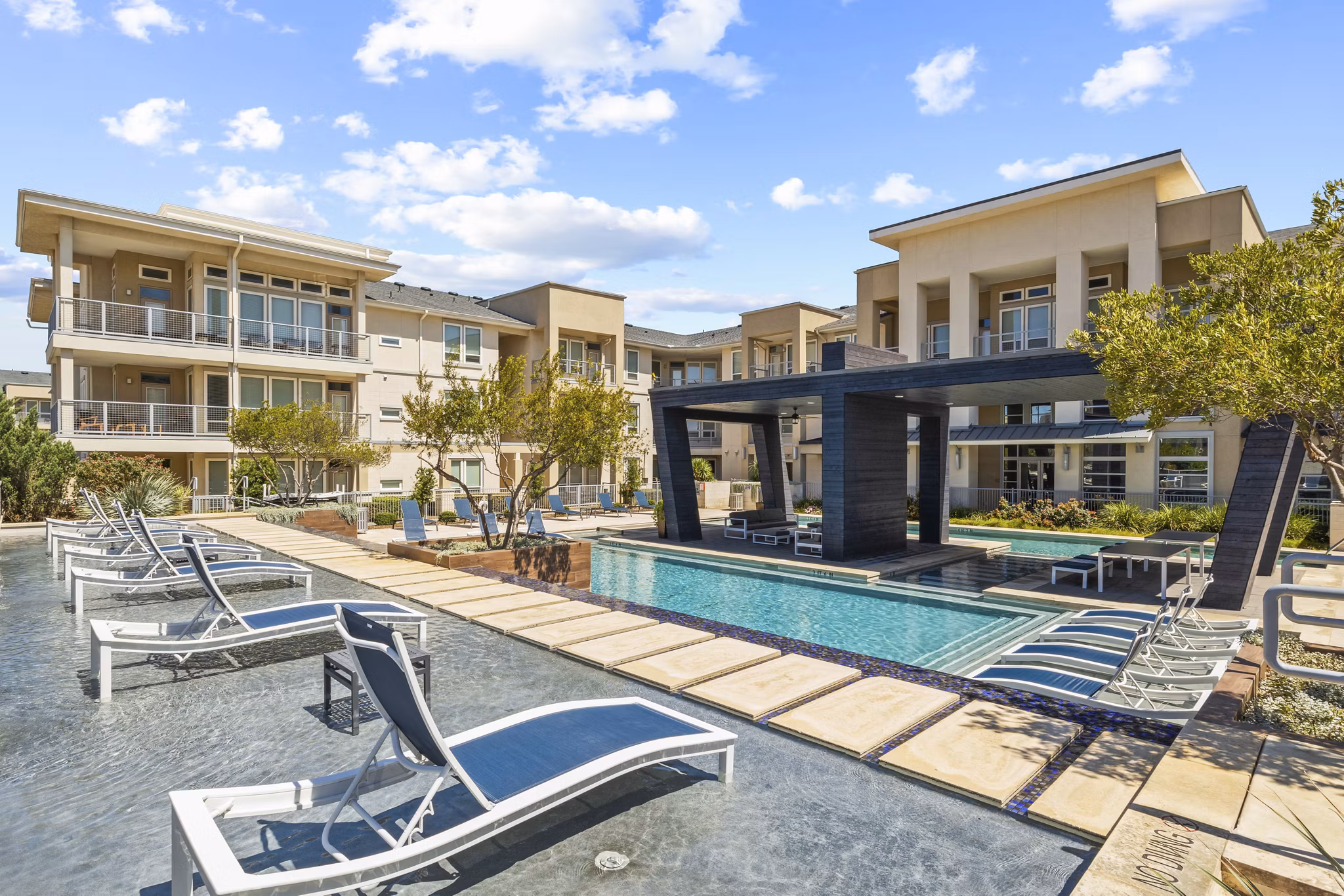 Property images of Avenue 900