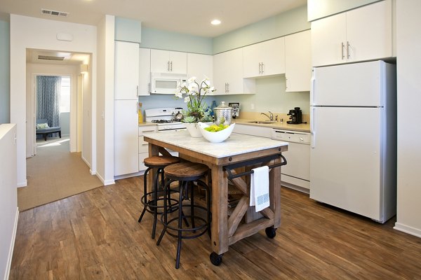 dining room at Oak Springs Ranch Apartments