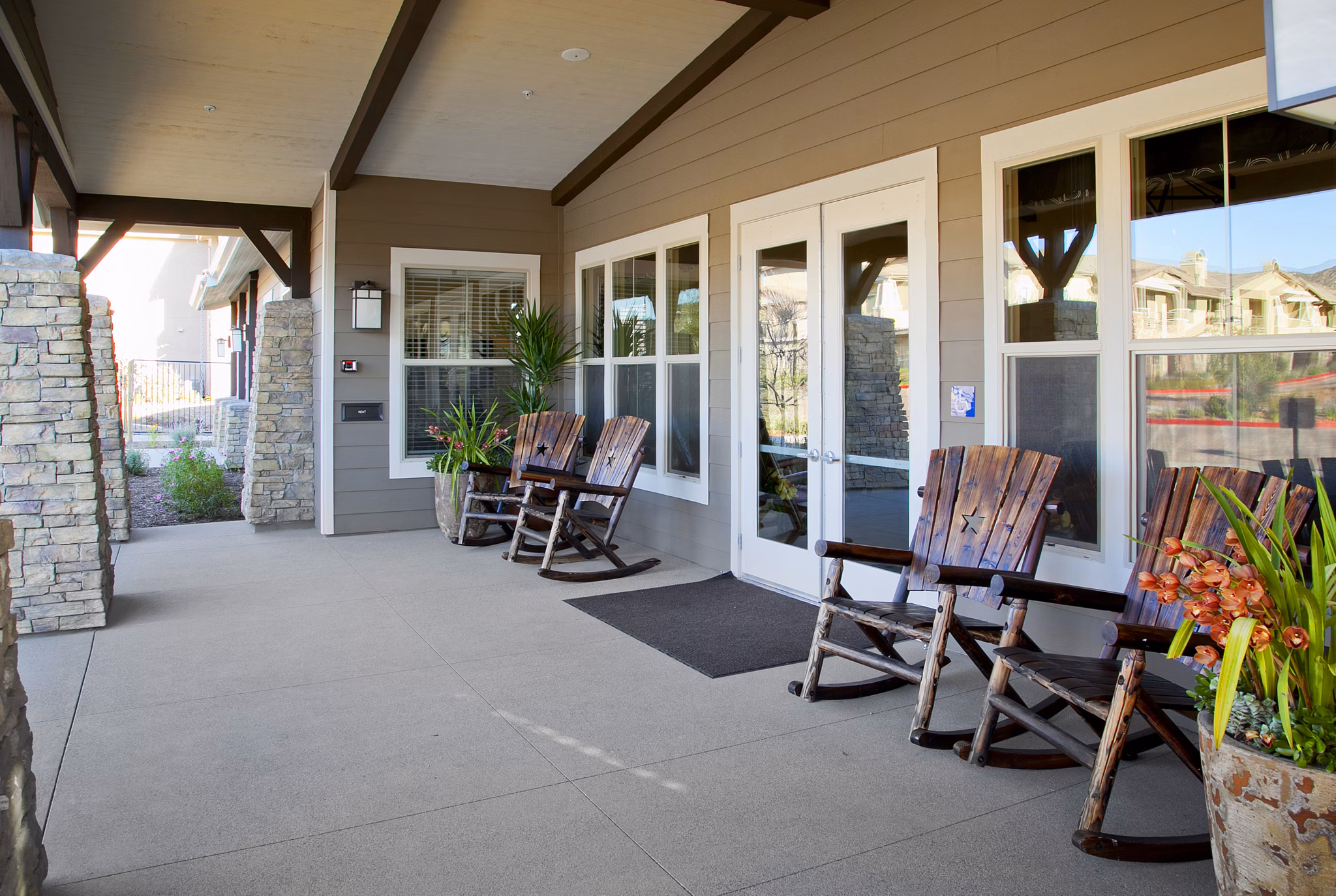 patio at Oak Springs Ranch Apartments