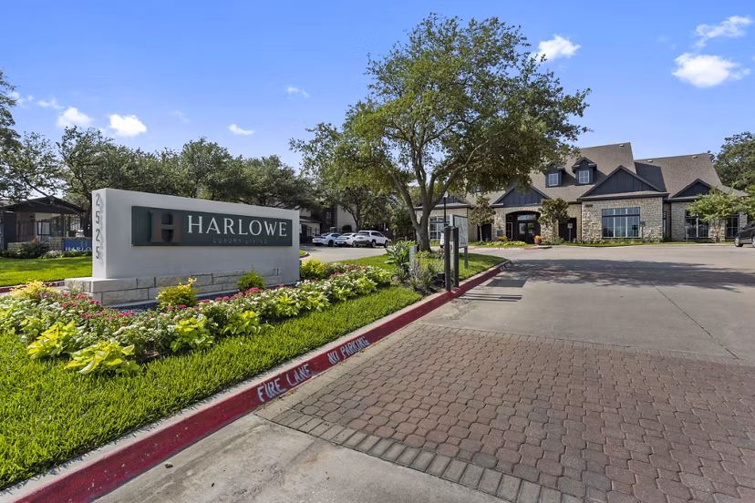 signage at Harlowe Apartments