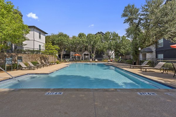 pool at Harlowe Apartments