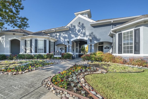 exterior at Benton Pointe Apartments 