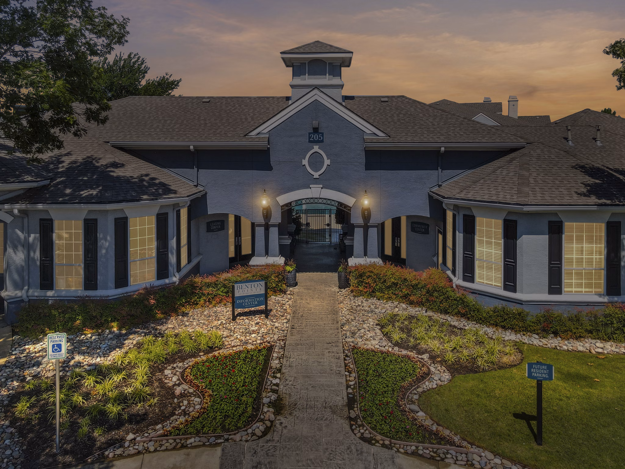 building at Benton Pointe Apartments