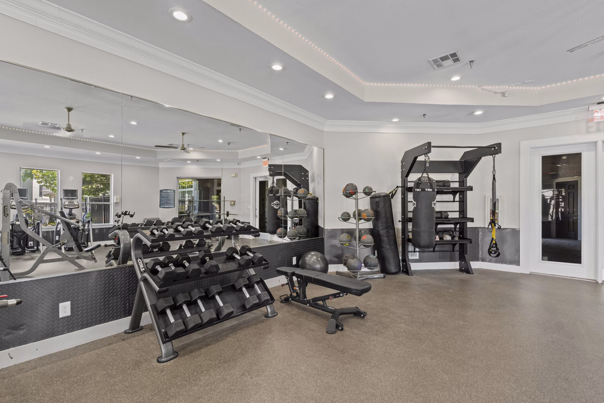 fitness center at Benton Pointe Apartments