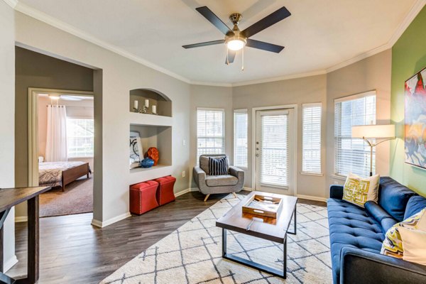 living room at Benton Pointe Apartments 