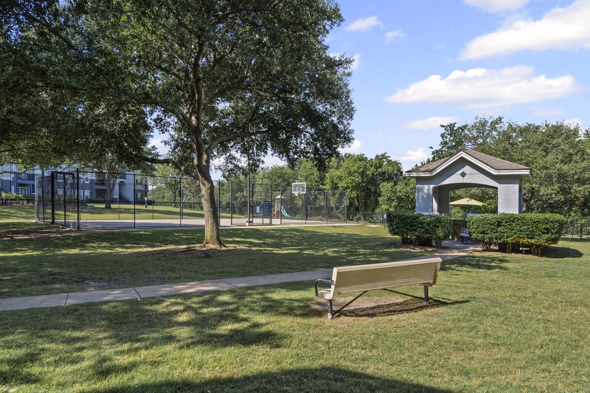 patio at Benton Pointe Apartments