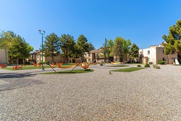 courtyard at Union 505 Apartments