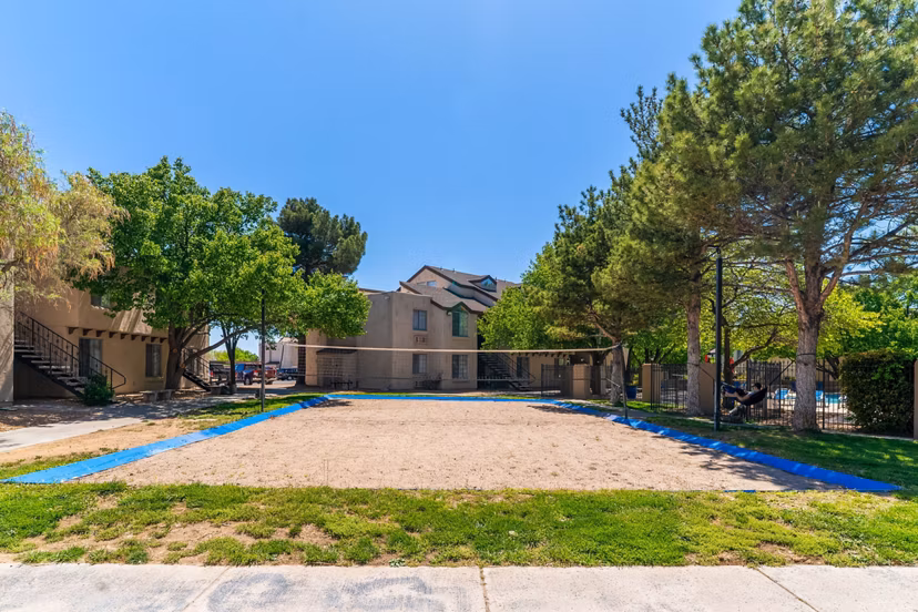 sport court at Union 505 Apartments