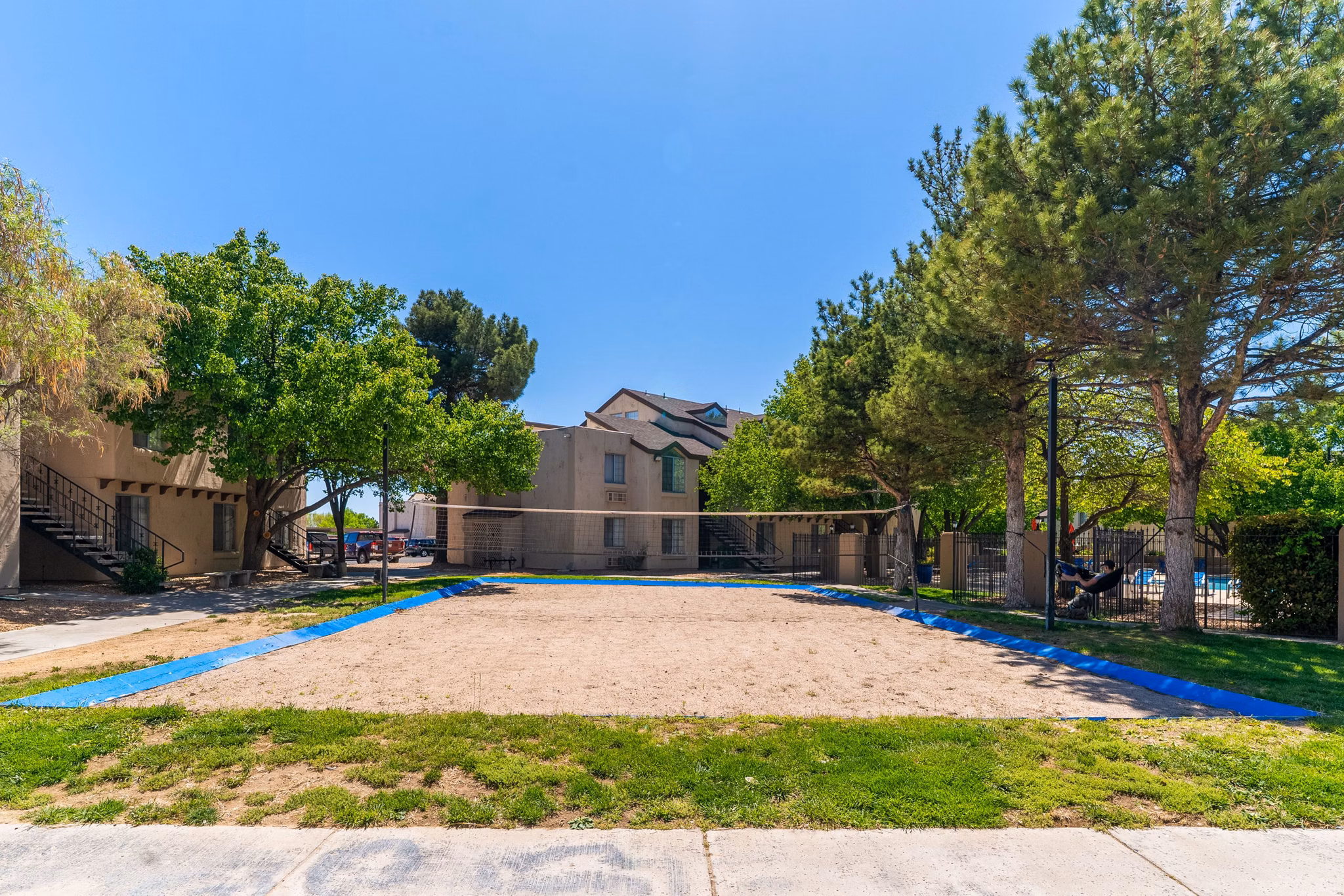 sport court at Union 505 Apartments