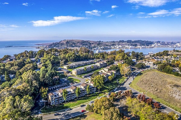 Harbor Park Apartments: Luxurious waterfront building in San Diego