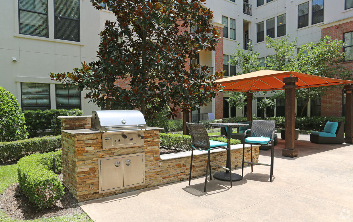 Braeswood Place Houston Tx 4 of 12