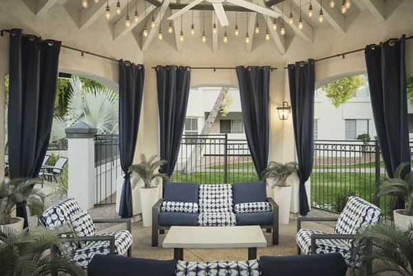 patio at CityScape at Lakeshore Apartments