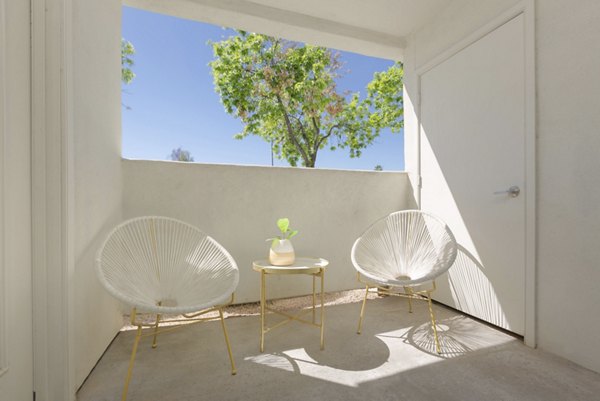 patio at CityScape at Lakeshore Apartments
