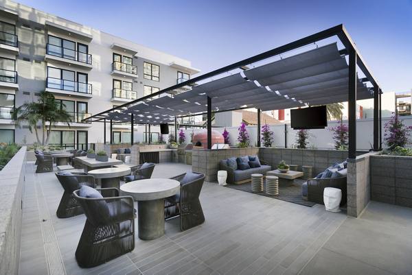rooftop deck at ALX Apartments