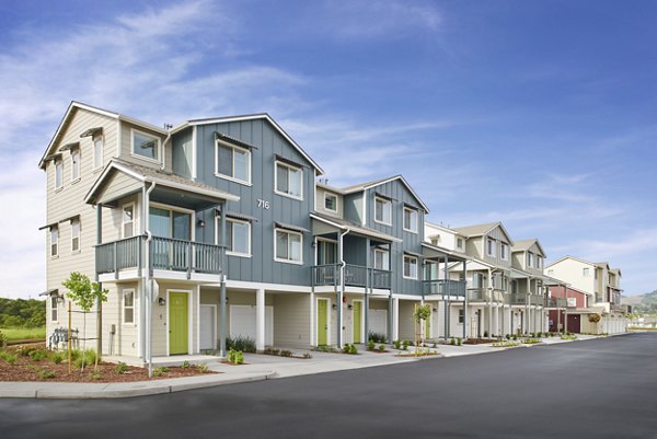 exterior at Blue Oak Apartments 