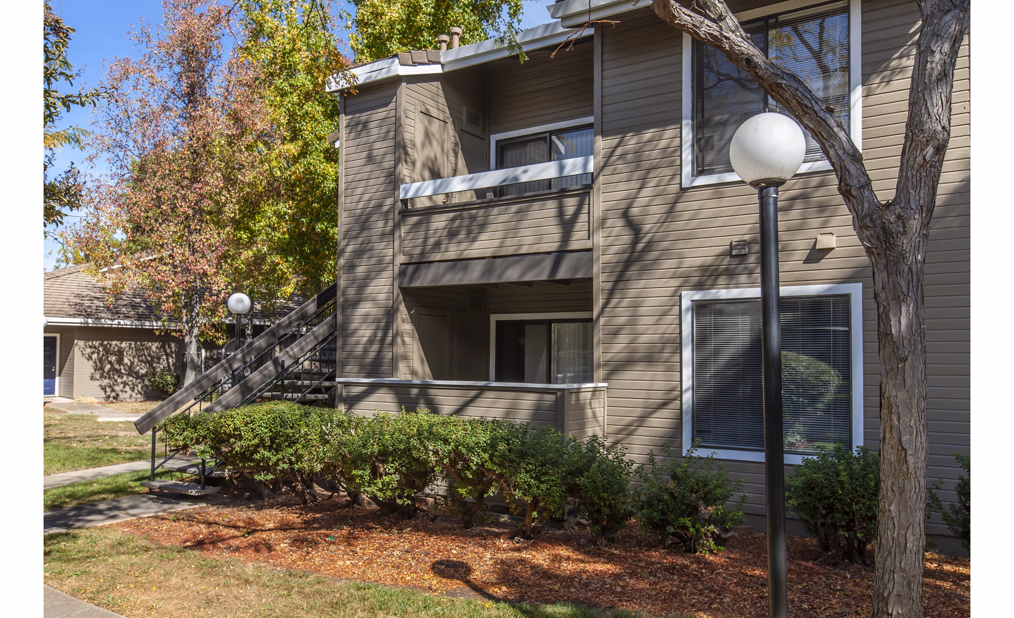 Monte Vista Apartments: Elegant building of luxury apartments in scenic location