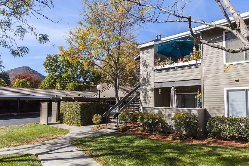 Monte Vista Apartments: Elegant building of luxury residences in a serene neighborhood
