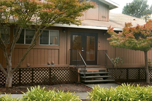 exterior building at the Landing at Capitola Apartments