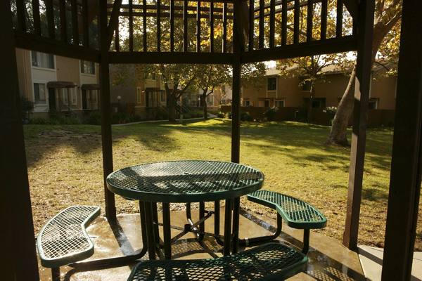recreational area at the Landing at Capitola Apartments