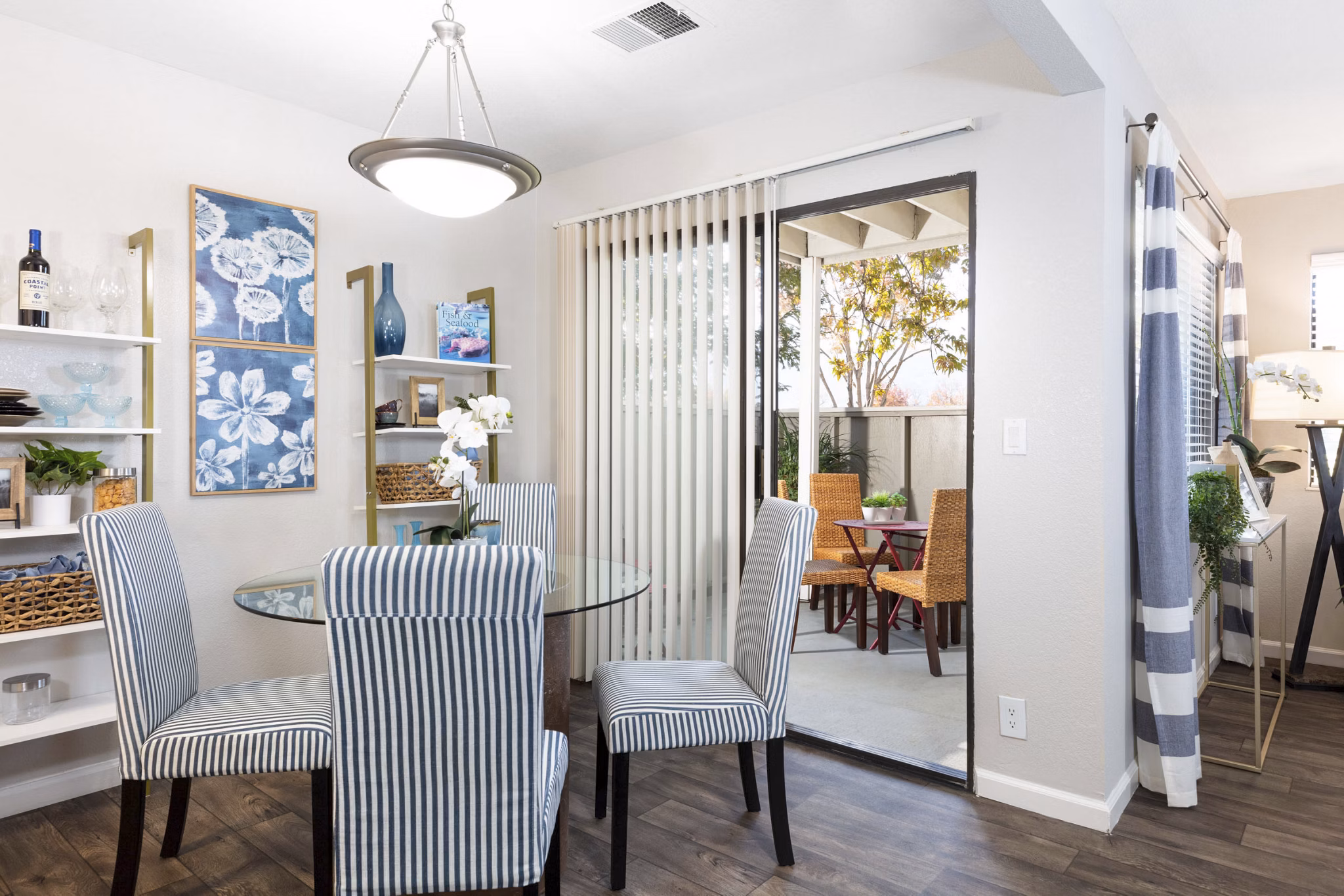 dining room at Civic Square Apartments
