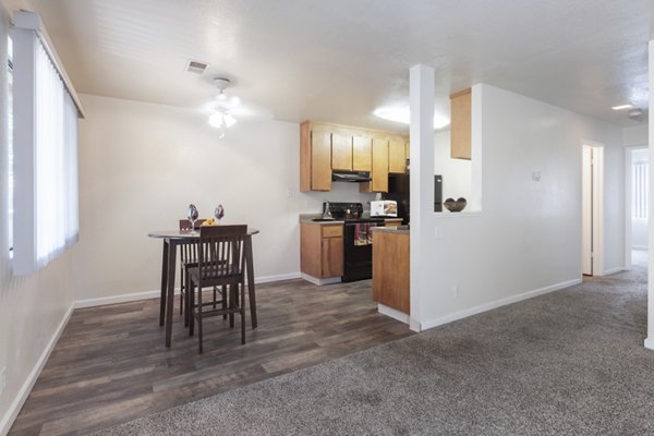 dining room at Mission Pines