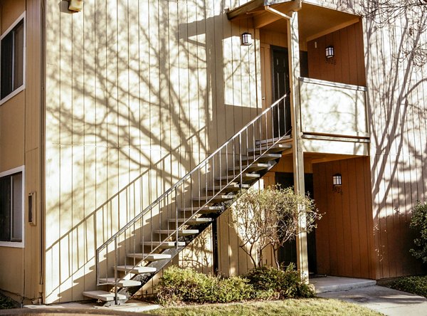 Vista Oaks Apartments: Elegant of luxury apartments in sunny Santa Rosa