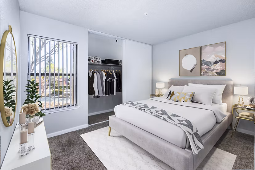 Vista Oaks Apartments: Cozy bedroom with contemporary dÃ©cor and natural light