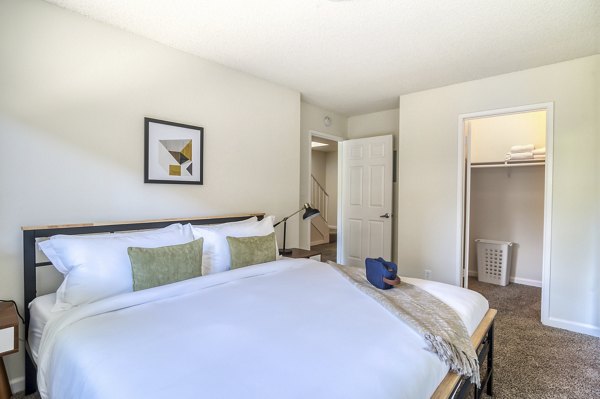 bedroom at Westcliffe Trail Apartments 
