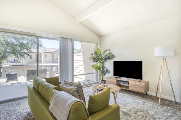 clubhouse at Westcliffe Trail Apartments 