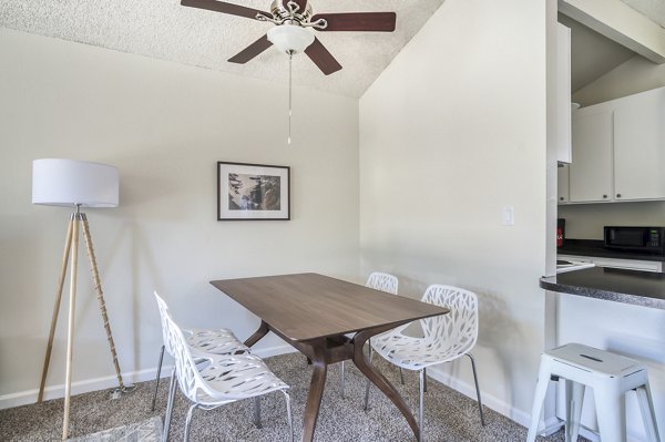 dining room at Westcliffe Trail Apartments 
